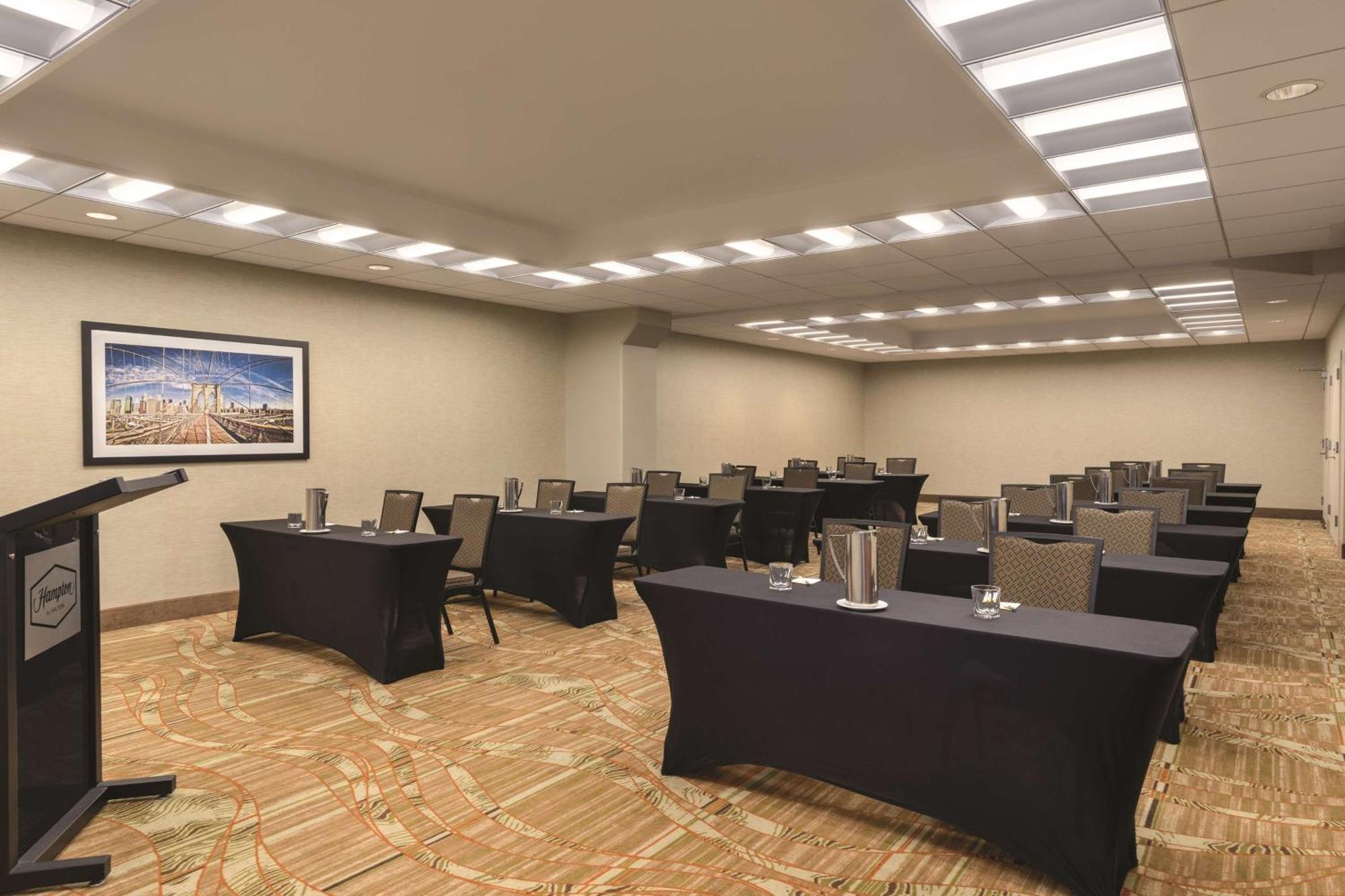 Hampton Inn New York - Laguardia Airport Ngoại thất bức ảnh